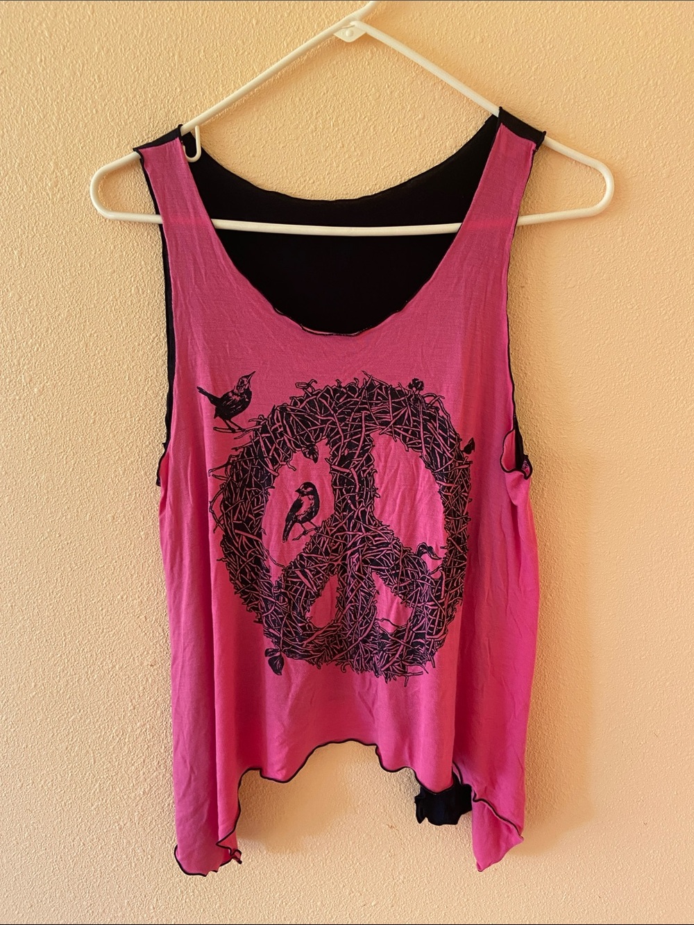 New Women’s Pink Graphic Peace Sign Sleeveless Top, 90’s, Size Medium